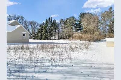 1503  Red Oak Dr, Hartford, WI 53027 - Photo 4