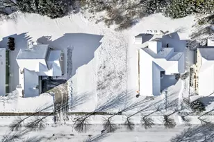 1503 Red Oak Dr, Hartford, WI 53027 - Photo 1