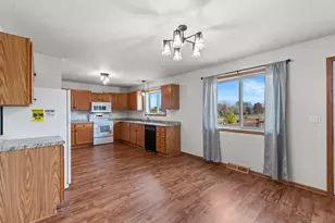 836 Tower Dr, Hartford, WI 53027 - Photo 10