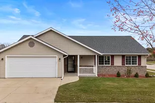 836 Tower Dr, Hartford, WI 53027 - Photo 18