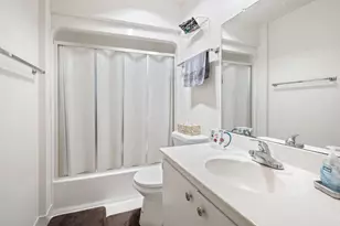 937 W Heritage Ct, Mequon, WI 53092 - Photo 8