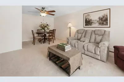 937 W Heritage Ct #201, Mequon, WI 53092 - Photo 4