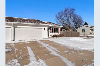 1102 E Cedar Ave, Manitowoc, WI 54220 - Photo 2