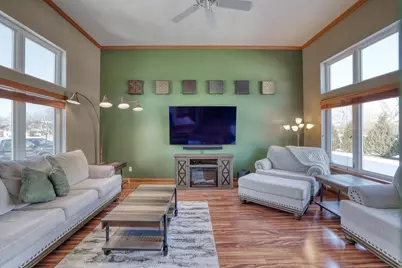 1125  Carlee Ann Ln, Pewaukee, WI 53072 - Photo 10