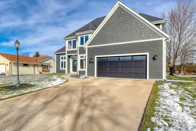 1125  Carlee Ann Ln, Pewaukee, WI 53072 - Photo 2