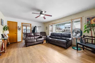 4220 W Reichert Pl, Milwaukee, WI 53209 - Photo 2
