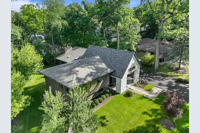 853  Sauganash Dr, Fontana, WI 53125 - Photo 1