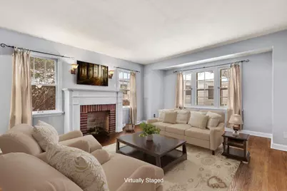 9725 W Hope Ave, Wauwatosa, WI 53222 - Photo 2