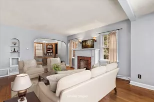 9725 W Hope Ave, Wauwatosa, WI 53222 - Photo 6