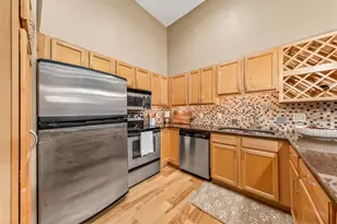 715 N Milwaukee St, Milwaukee, WI 53202 - Photo 12