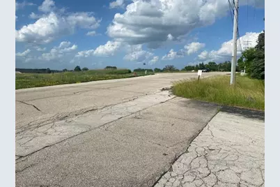 21445  Gumina Rd, Brookfield, WI 53072 - Photo 18