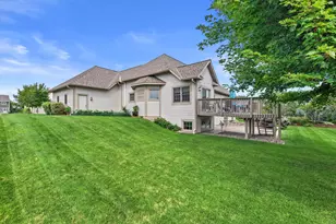 1289 Ridgeside Rd, Oconomowoc, WI 53066 - Photo 2