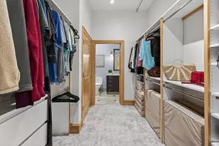 1313 N Franklin Pl, Milwaukee, WI 53202 - Photo 16