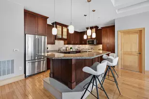 1313 N Franklin Pl, Milwaukee, WI 53202 - Photo 8