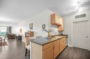 1905 N Water St, Milwaukee, WI 53202 - Photo 8