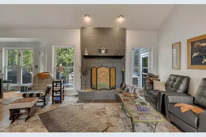 370  Smythe Dr, Williams Bay, WI 53191 - Photo 12