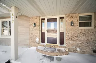 417 Deer Ridge Dr, West Bend, WI 53095 - Photo 2