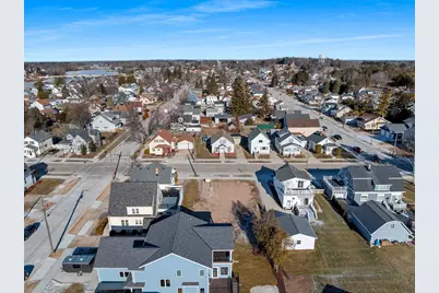 911  17th St, Two Rivers, WI 54241 - Photo 8