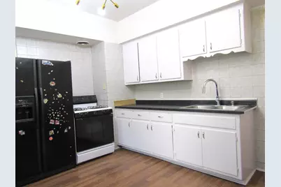 2119 S 14th St, Milwaukee, WI 53215 - Photo 8