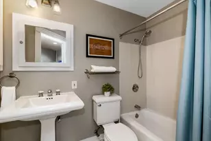 224 W Vine St, Milwaukee, WI 53212 - Photo 6