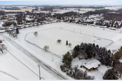 506  Kennedy Ave, Howards Grove, WI 53083 - Photo 2