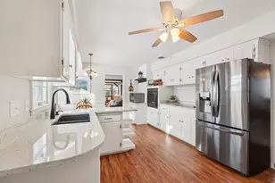 4785 Meadow View W, Brookfield, WI 53005 - Photo 10