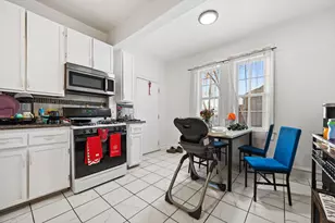 605 Michigan Ave, Milwaukee, WI 53172 - Photo 2