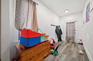 605 Michigan Ave, Milwaukee, WI 53172 - Photo 12