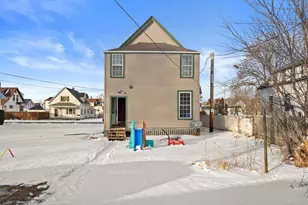 605 Michigan Ave, Milwaukee, WI 53172 - Photo 28