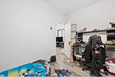 605  Michigan Ave, Milwaukee, WI 53172 - Photo 10