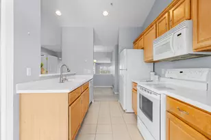 9155 W Elm Ct, Franklin, WI 53132 - Photo 14