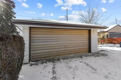 2813 E Allerton Ave, Saint Francis, WI 53235 - Photo 16