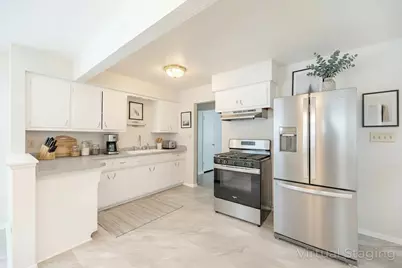 7629 W Thurston Cir, Milwaukee, WI 53218 - Photo 4