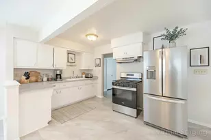 7629 W Thurston Cir, Milwaukee, WI 53218 - Photo 4