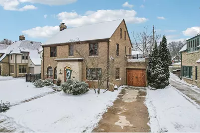 6839  Wellauer Dr, Wauwatosa, WI 53213 - Photo 2