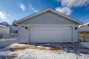 2214 S 80th St, West Allis, WI 53219 - Photo 26