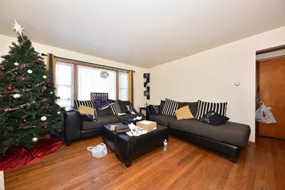 8221 W Villard St #8223, Milwaukee, WI 53218 - Photo 6