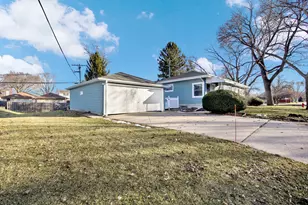 11834 W Rainbow Ave, Milwaukee, WI 53214 - Photo 20