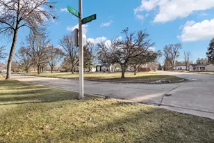 11834 W Rainbow Ave, Milwaukee, WI 53214 - Photo 28