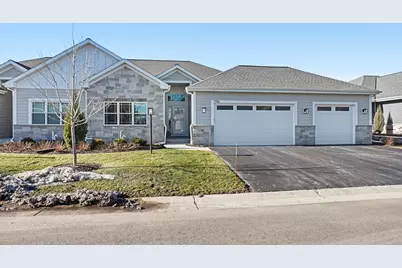 7916 E Stone Ridge Dr, Lannon, WI 53046 - Photo 1