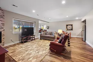 7916 E Stone Rdg Dr, Lannon, WI 53046 - Photo 22