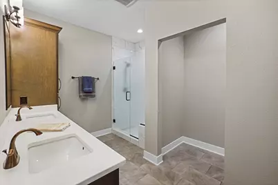 7916 E Stone Ridge Dr, Lannon, WI 53046 - Photo 14