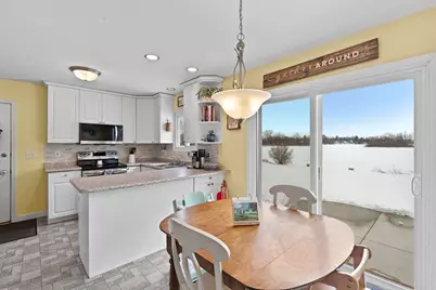 121 W Spaulding St, Watertown, WI 53098 - Photo 8