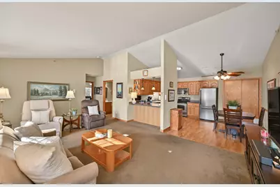 17600 W Lincoln Ave, New Berlin, WI 53146 - Photo 8