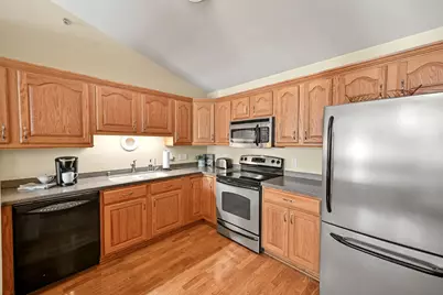 17600 W Lincoln Ave, New Berlin, WI 53146 - Photo 14