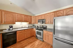 17600 W Lincoln Ave, New Berlin, WI 53146 - Photo 14