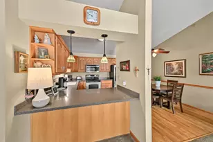 17600 W Lincoln Ave, New Berlin, WI 53146 - Photo 12