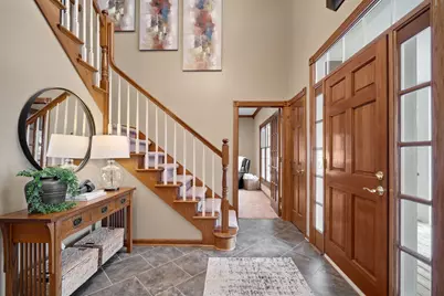 8605 S River Terrace Dr, Franklin, WI 53132 - Photo 6