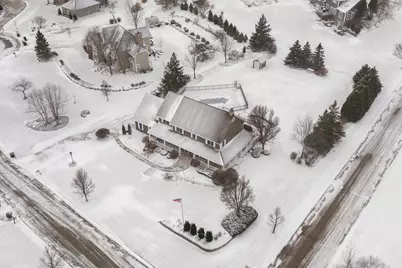 8605 S River Terrace Dr, Franklin, WI 53132 - Photo 46