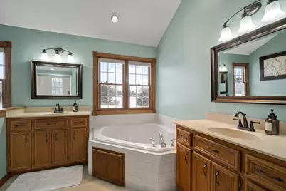 8605 S River Terrace Dr, Franklin, WI 53132 - Photo 24